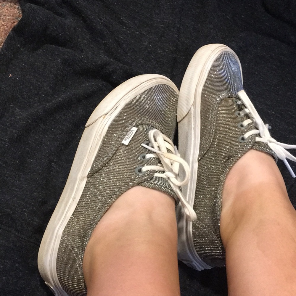 Shoes - Picture 4 of 5